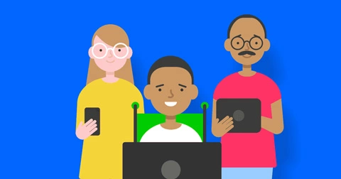 Una donna con in mano uno smartphone, un adolescente con un laptop e un uomo con in mano un tablet.