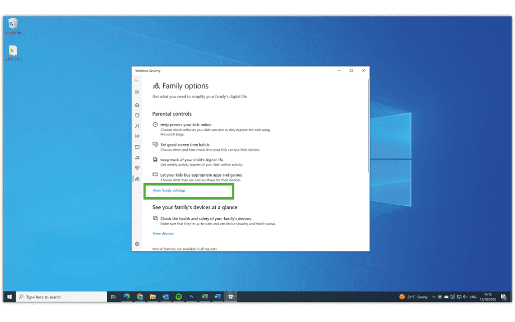 Screenshot of Windows 10 family options screen with view family settings highlighted